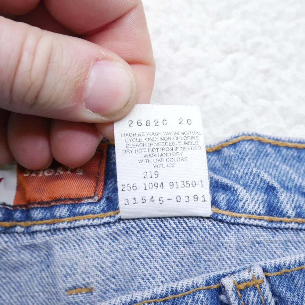Vintage Levi's Shorts Mens Size 50 Loose Fit 90s Jean Blue Denim High-Rise 545